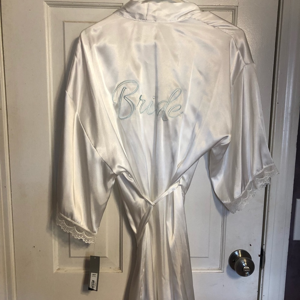 BNWT woman’s Bride robe
